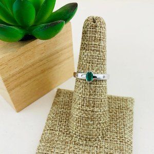 White Gold & Emerald Ring